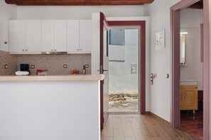 Interior - Apartment 'Nicolas House 1' with Sea View, Wi-Fi and Air Conditioning (Rakhídhion)