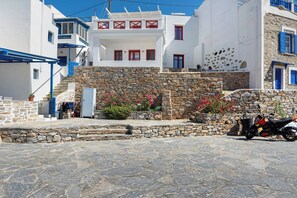 Exterior - Apartment 'Nicolas House 1' with Sea View, Wi-Fi and Air Conditioning (Rakhídhion)