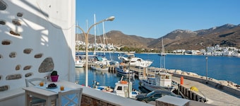 Apartment 'Nicolas House 3' with Private Terrace, Wi-Fi and Air Conditioning