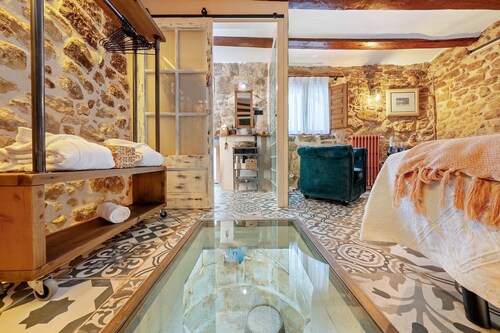 Apartment 'Raconet D'Arnes' with Private Terrace, Wi-Fi and Air Conditioning