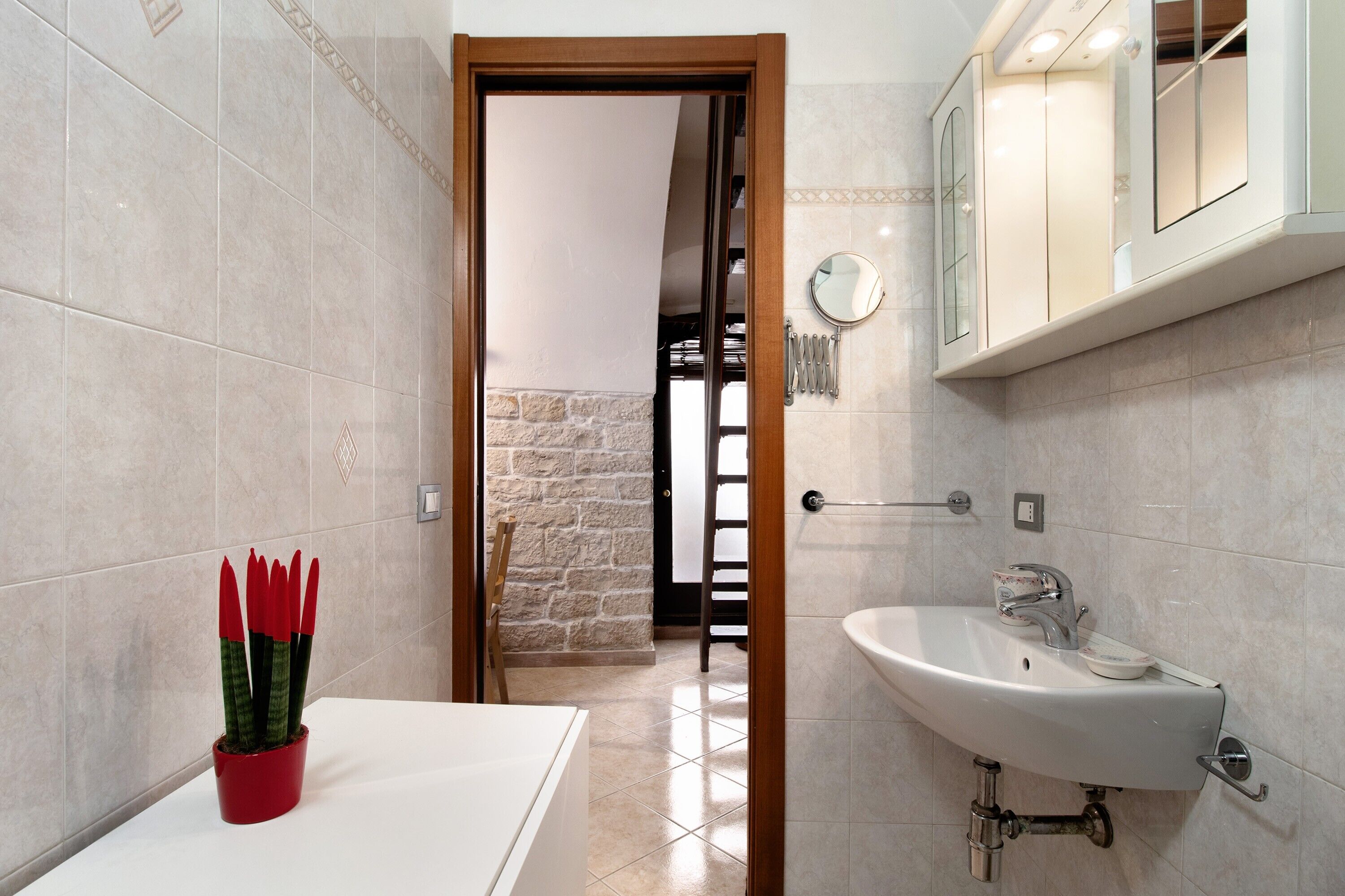 Regadera, secadora de cabello, toallas 