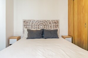 1 bedroom, iron/ironing board, bed sheets