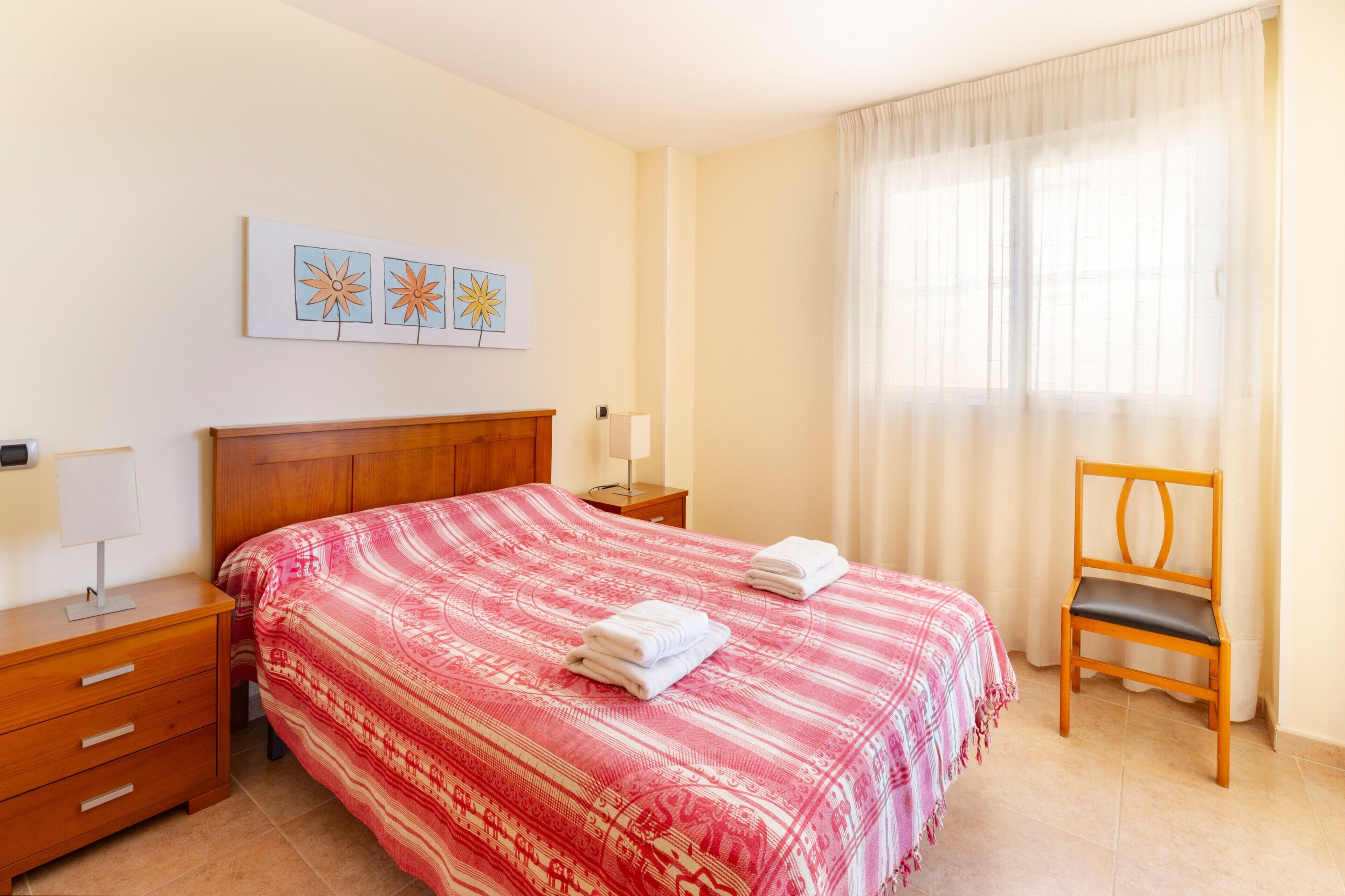 2 quartos, Wi-Fi de cortesia, roupa de cama