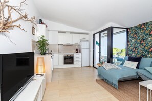 Interior - Apartment 'Sa Perdiu 14' near the beach with shared pool, a/c, private terrace and Wi-Fi (Ciutadella de Menorca)