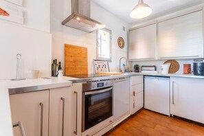 Kühlschrank, Ofen, Herdplatte, Geschirrspüler