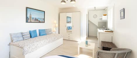 Free WiFi, bed sheets