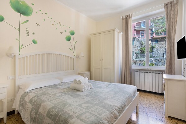 1 bedroom, free WiFi, bed sheets - Apartment 'Verde' with Sea View, Wi-Fi and Air Conditioning (Riomaggiore)