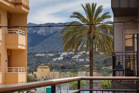 Property grounds. Apartment 'Denia Sur' with Mountain View, Wi-Fi and Air Conditioning