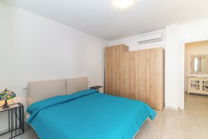 4 soverom, strykejern/-brett og sengetøy