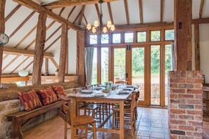 Dining - Masketts Barn - sleeps 13 in period barn (Nutley, Nr Uckfield)