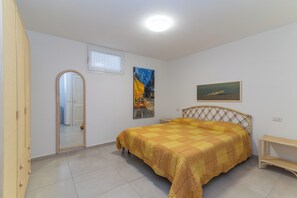 2 Schlafzimmer, Bügeleisen/Bügelbrett, Bettwäsche