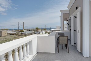 Property grounds - St George Sea View Double Room – Private Jacuzzi with Sea View (Santorini)