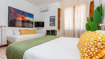 2 bedrooms, iron/ironing board, free WiFi, bed sheets