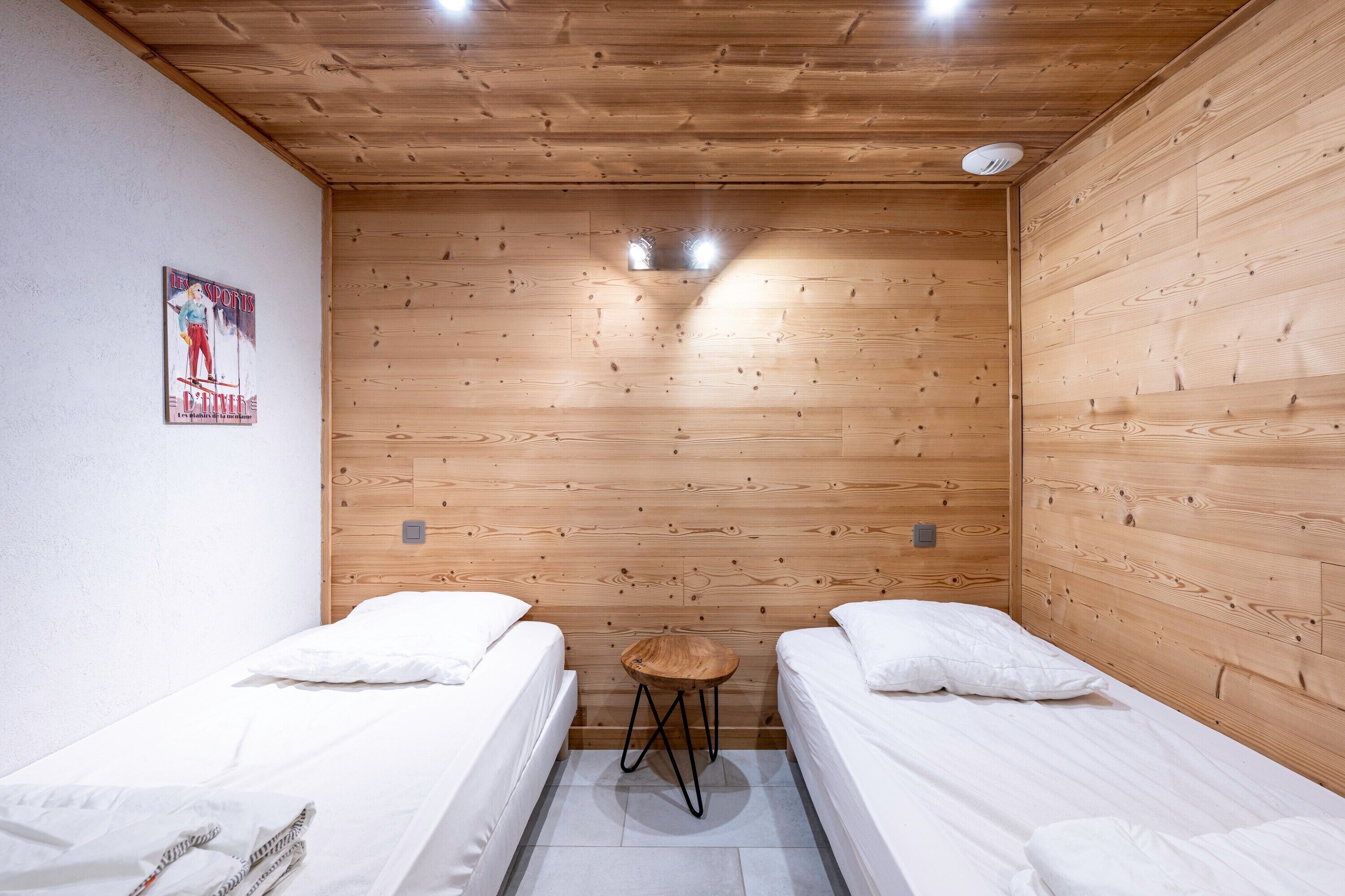 2 bedrooms, iron/ironing board, free WiFi