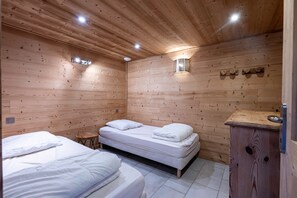 2 Schlafzimmer, Bügeleisen/Bügelbrett, kostenloses WLAN