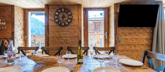 Chalet 'Le Logis' with Mountain View, Private Terrace and Wi-Fi