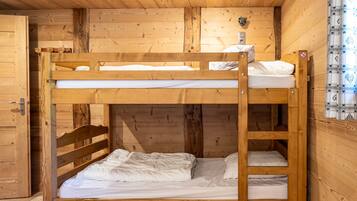 3 quartos, ferros/tábuas de passar roupa, Wi-Fi de cortesia