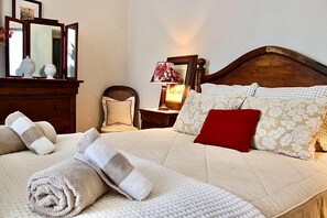 3 chambres, fer et planche à repasser, Wi-Fi gratuit, draps fournis