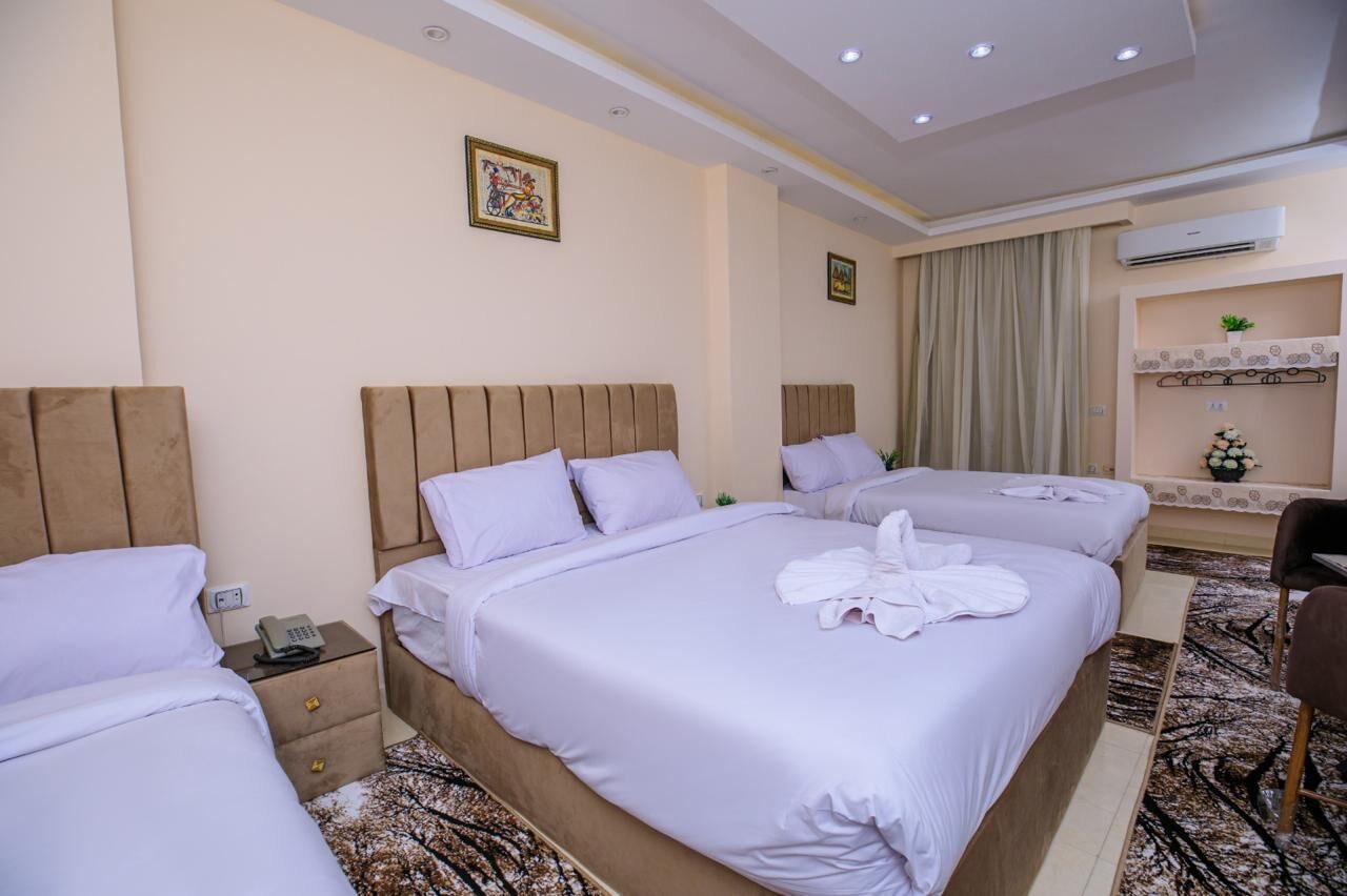 Foto - Mak Pyramids View