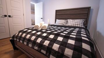 2 bedrooms, iron/ironing board, WiFi, bed sheets