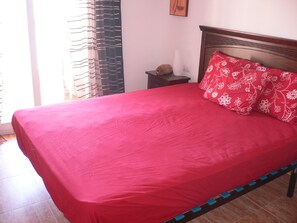 1 Schlafzimmer, Bügeleisen/Bügelbrett, Bettwäsche