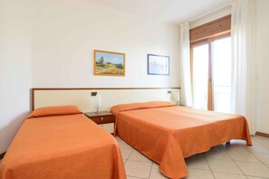 2 bedrooms, WiFi - Holiday apartment on the promenade (Lignano)