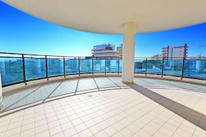 Terrace/patio - Holiday apartment with air conditioning and balcony near the beach (Lignano)