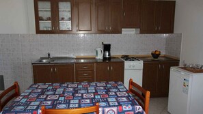 Private kitchen - Holiday apartment mit Balkon (Malinska)