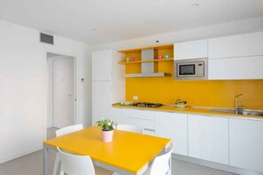 Kühlschrank, Mikrowelle, Geschirrspüler