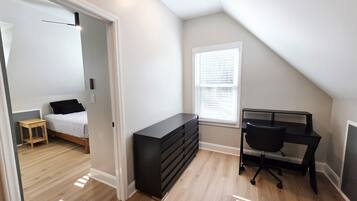 2 bedrooms, desk, iron/ironing board, free WiFi
