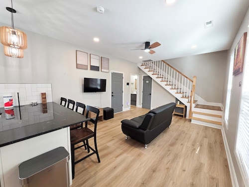 Private Guesthouse at Pine Forest Hideaway by UNC