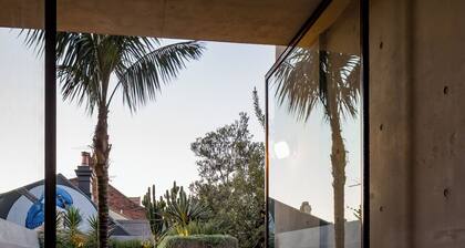 Camperdown- Luxury Architectural apartment Escape