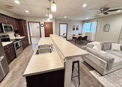 Beatrice Beauty - Remodeled 2 bed 2 bath in quiet neighborhood