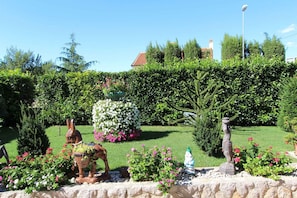 Property grounds - Holiday apartment mit Balkon (Malinska)