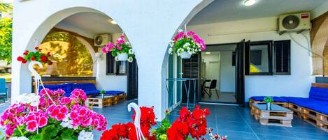 تفاصيل الفندق من الخارج