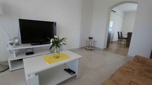 Living area - Holiday apartment mit Balkon (Malinska)