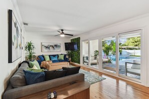 Smart TV, table football, books, computer monitors