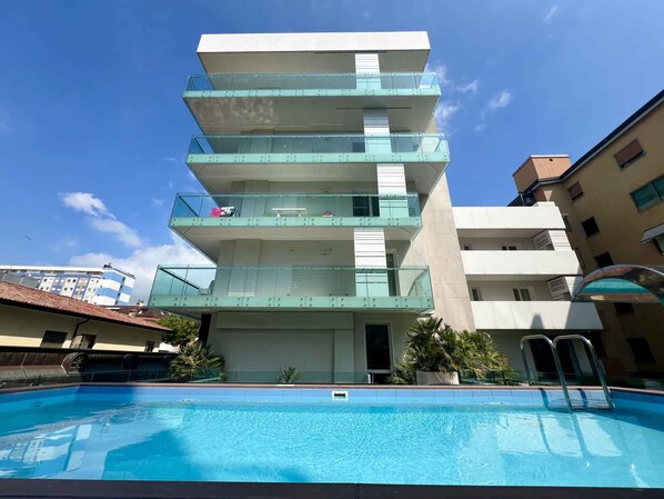 Pool - Holiday apartment with air conditioning and parking (Lignano)