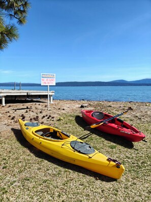 Liegestühle, Strandtücher