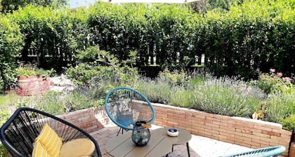 Holiday apartment with air conditioning, WLAN and view of the Belső-tó