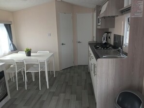 Private kitchen - Chalet camping Sea Buckthorn by the Sea (IJmuiden)