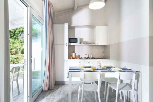 Bungalow with outdoor pool