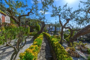 Property grounds - My Exclusive Italy - Sunlit Villa with unique pool & directly view of Nerano Bay (Nerano)