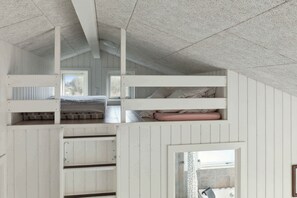 4 bedrooms, free WiFi