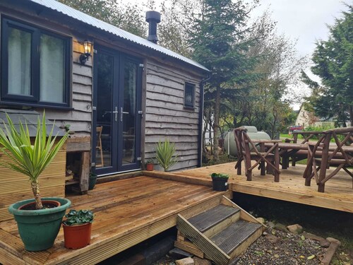 Cosy Shepherds Hut in the stunning Scottish Highlands & just off the NC500