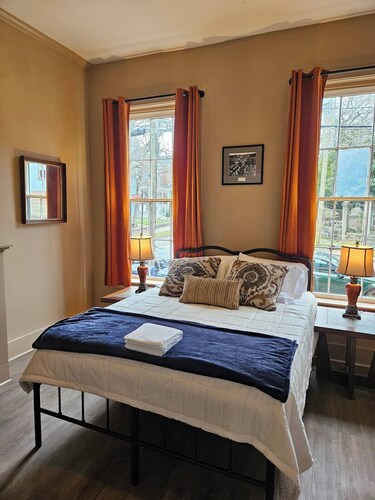 The Henry Lofts Unit 3 - 'The Sunset Suite'