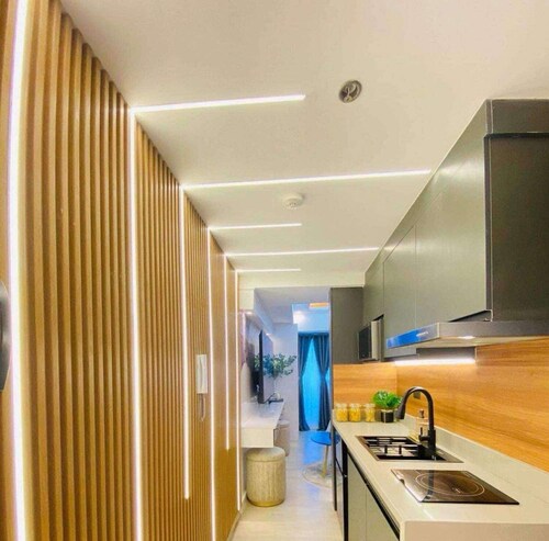 AA28 LUXURY SUITE AT AZURE NORTH