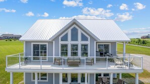 Terrace/patio - The Lookout - Executive Waterview Home (Granville)