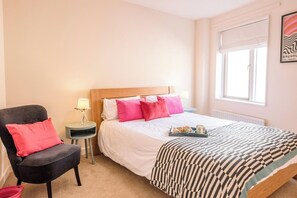 3 habitaciones, escritorio, tabla de planchar con plancha y wifi 