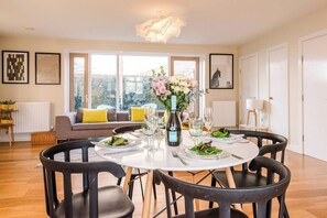 Interior - The Art House, contemporary home in Southwold (Southwold)